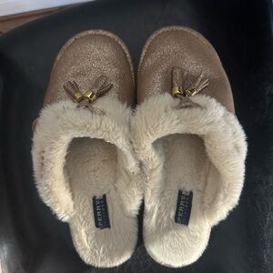 Sperry Tan and Cream Cozy Slippers with Plush Lining